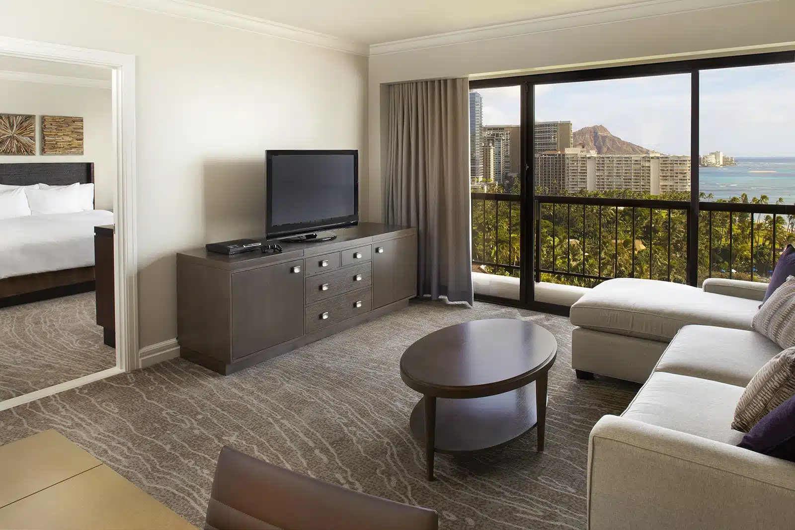 Ali’i One Bedroom Suite Ocean View with 1 King Bed