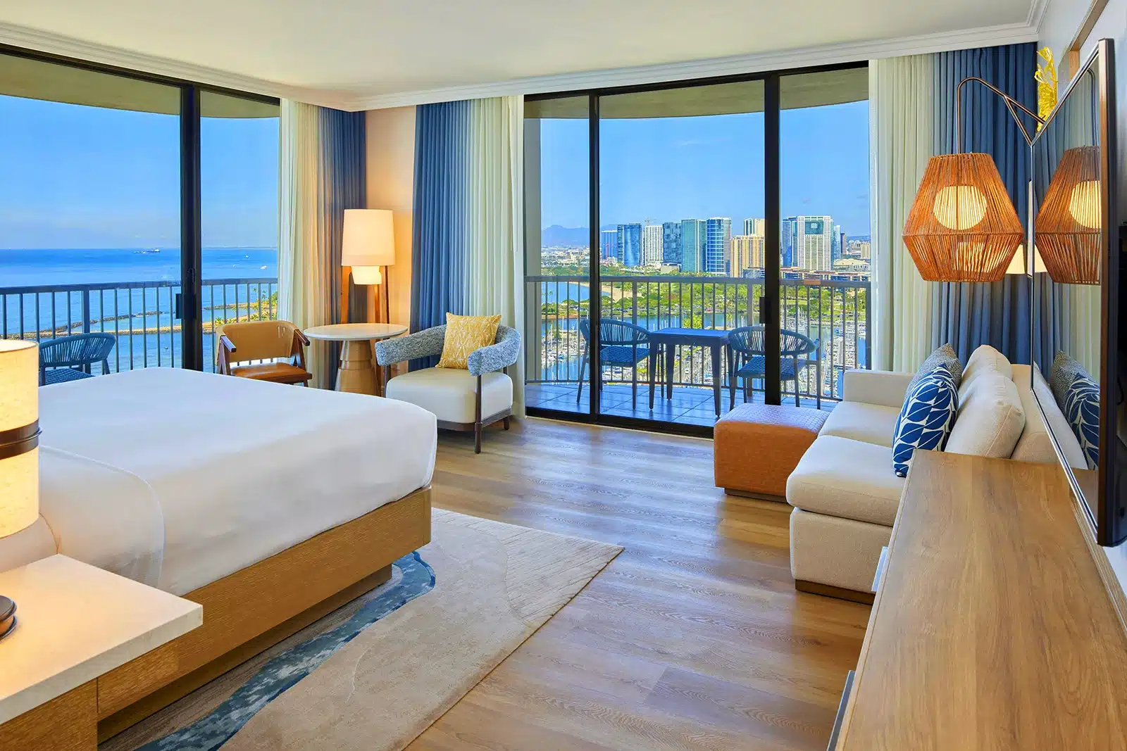 Rainbow Kai Corner Ocean Front Lagoon View with 1 King Bed
