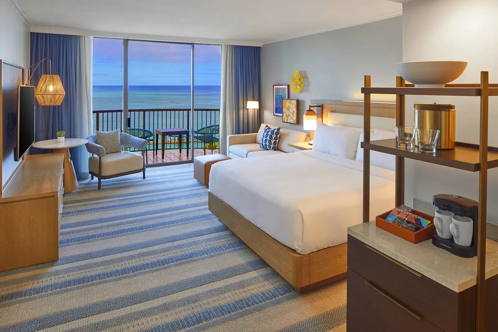 Rainbow Kai Ocean Front High Floor with 1 King Bed