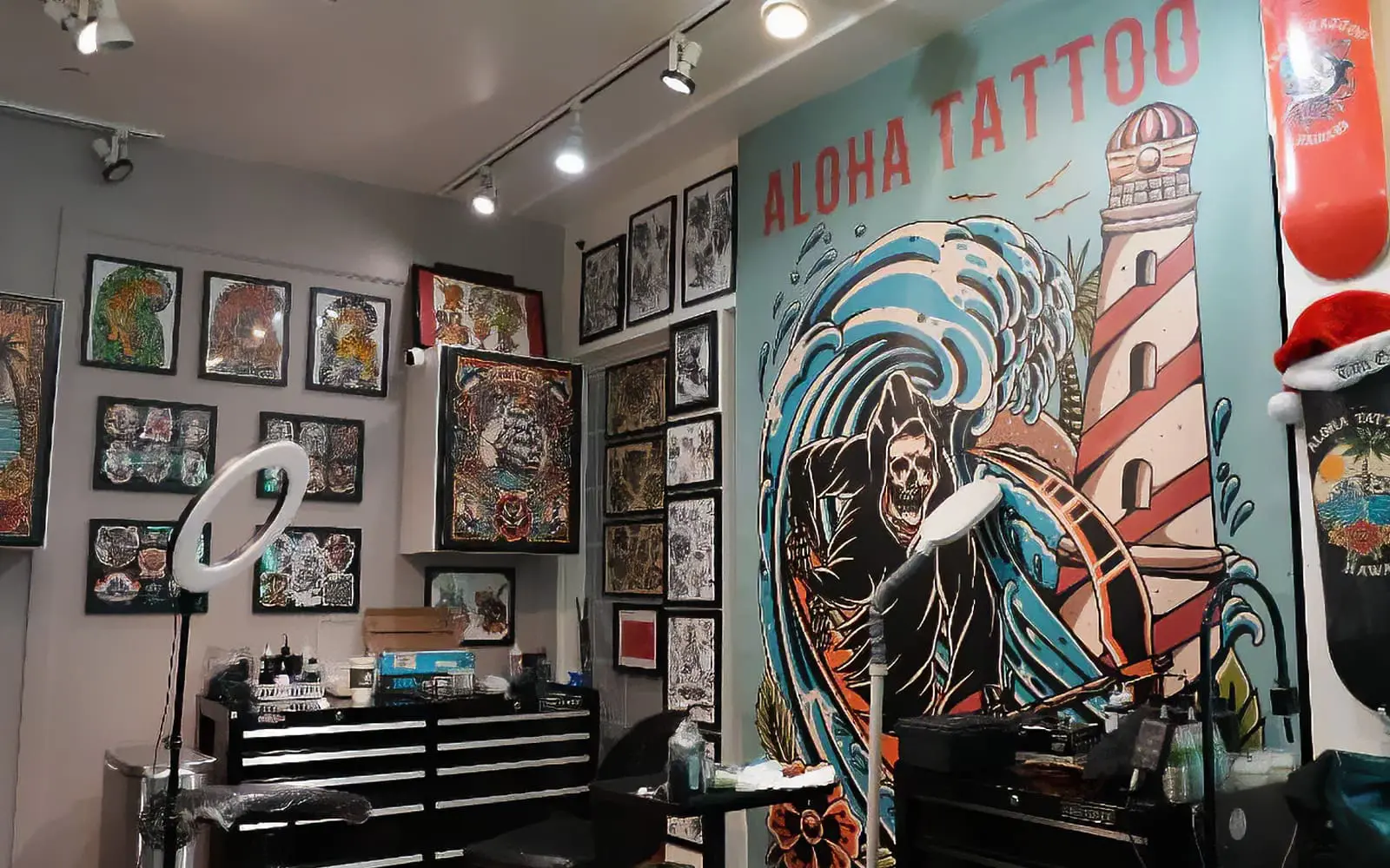 photo of the interior of Aloha Tattoo in the Hilton Hawaiian Village