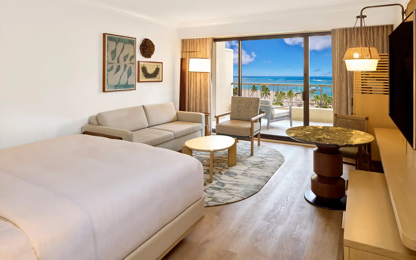 A photo of the Ali'i Ocean Front with 1 King Bed