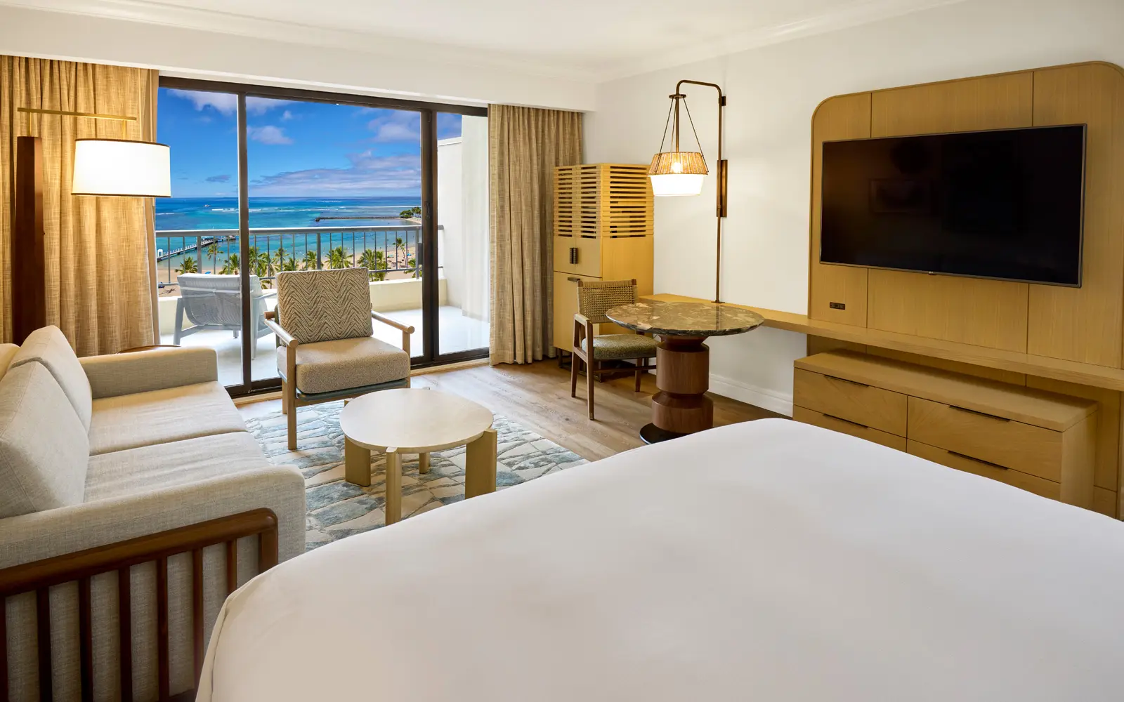 Ali’i Ocean Front with 1 King Bed