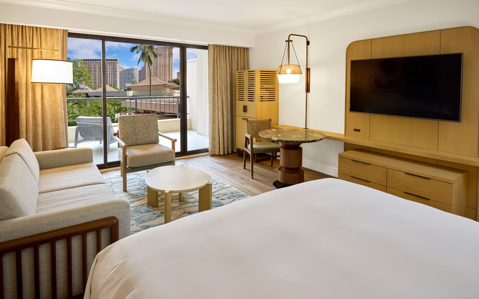Ali’i Resort View with 1 King Bed