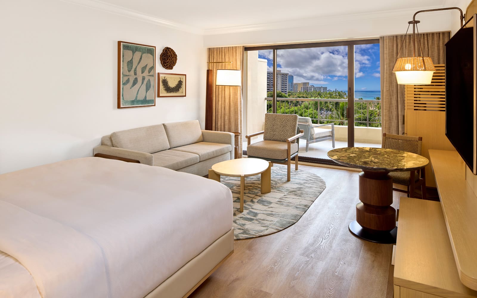 Ali’i Partial Ocean View with 1 King Bed