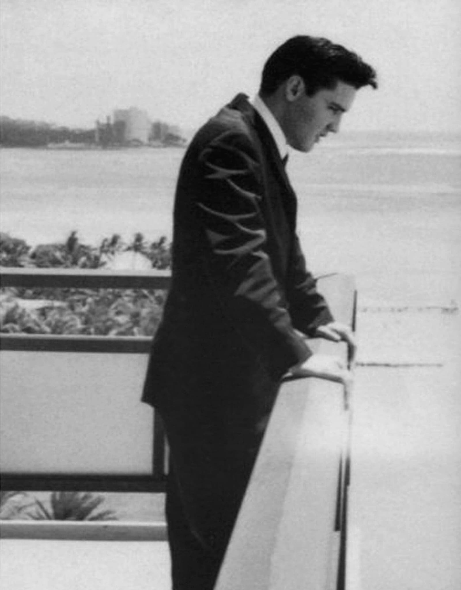 Elvis Presley on the lanai overlooking Waikiki Beach at the Hilton Hawaiian Village